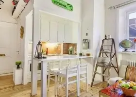 5-Bright apron